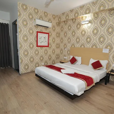 Hotel The Anvi Residency Sector 122-2
