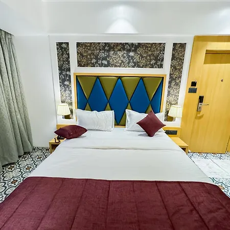 Golden Oasis Suites-3