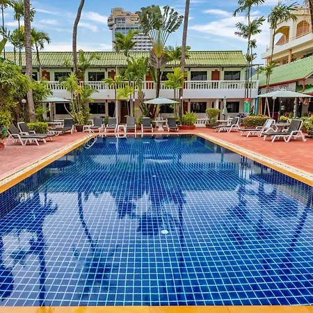 The Expat Hotel Patong-2