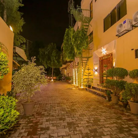 Premier Inn Gulberg Lahore-3