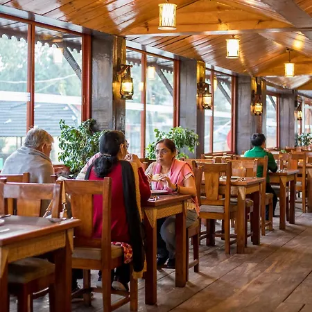 Kuti Resort & Spa-2