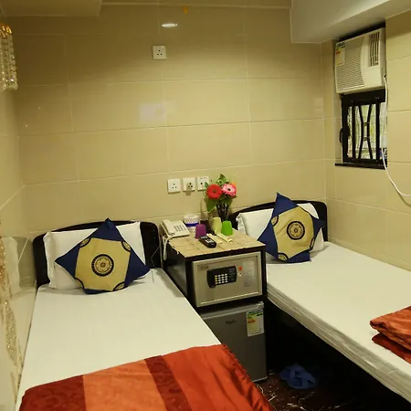 Russian Hostel-2