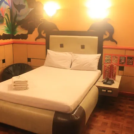 Halina Drive In Hotel-Sta Mesa-2