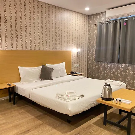 Swagstay Hotel Ownhouse 181 Nagpur-3