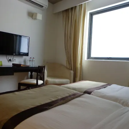Earl'S Regent Hotel-3