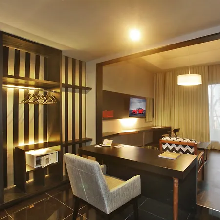 Cabin Hotel-2