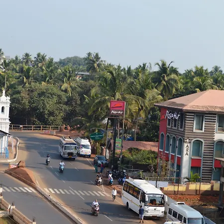 Hotel Calangute Central-3