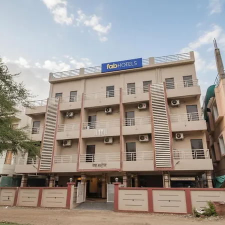 Fabhotel 4 Star Executive-3