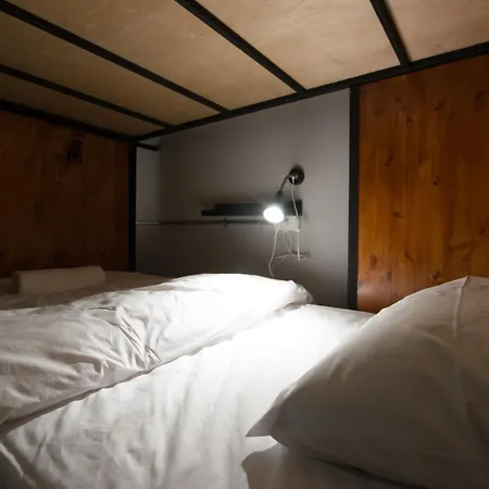 4Share Hostel (Adults Only)-3