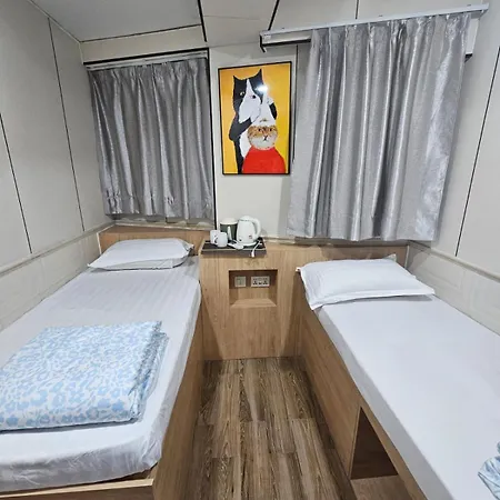 K & B Hostel-2