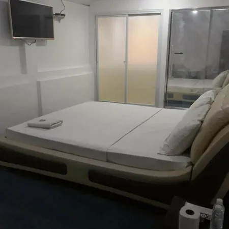999 Hotel-2