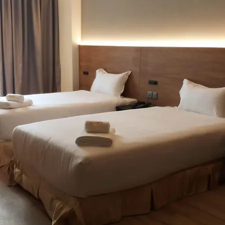 Roxy Hotel Padungan-3