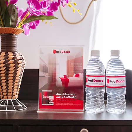 Reddoorz Premium @ Amaia Skies Avenida-2