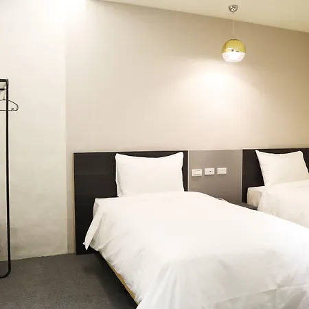 Tag Inn-3