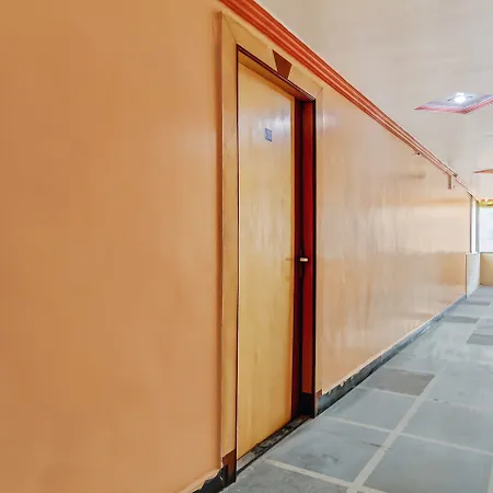 Oyo 40635 Hotel Shloka-3