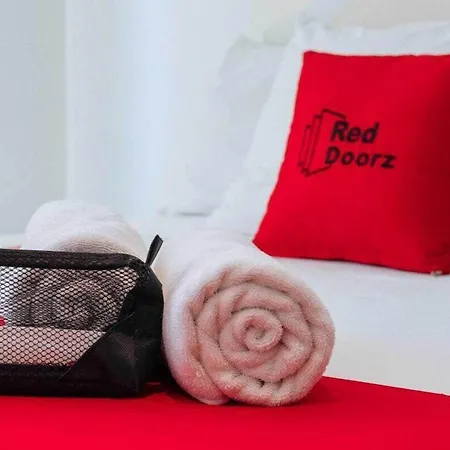 Reddoorz Plus At The Ridge Tagaytay-3