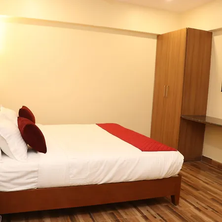Gadiraju Palace Convention Centre & Hotel-2