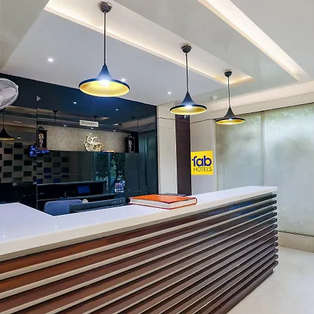Fabhotel Grand Stay-3