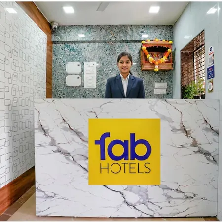 Fabhotel White Gold-3
