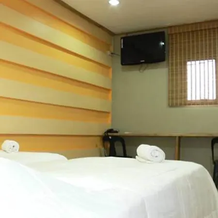 Plaza Maria Luisa Suites Inn-2