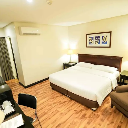 Court Meridian Hotel & Suites-3