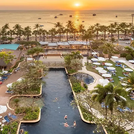 Jomtien Palm Beach Hotel & Resort - Family-Friendly-2