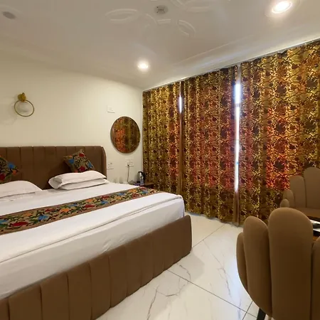 Hotel Crescent-2
