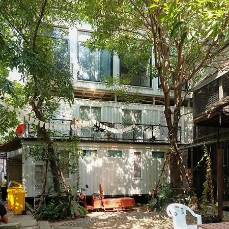 The Yard Bangkok Hostel-2