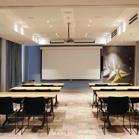 Ibis Yerevan Center-2
