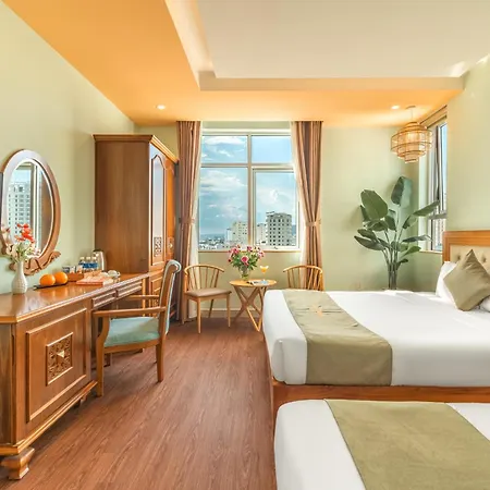Royal Family Hotel-2