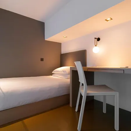Studio M Hotel Singapore-2