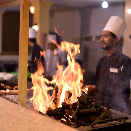 Ramada Plaza By Wyndham Karachi Airport Hotel-2