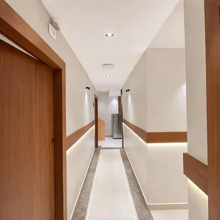 Ruby Hotel-2