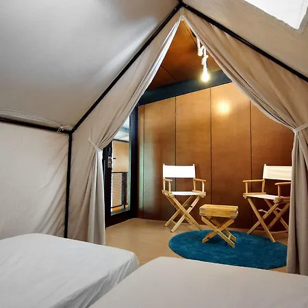 Container Hotel-2