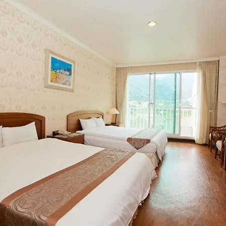 Lakeside Resort-2