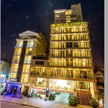 Gold Hotel-3