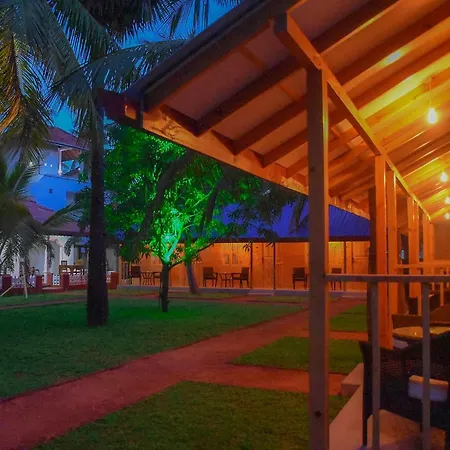 Trinco Relax Hut-2