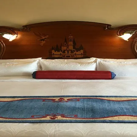Disneyland Hotel-2