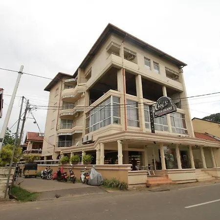 Oyo 317 Choy'S Waterfront Residence-3