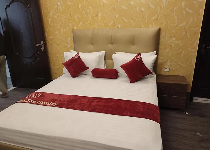Hotel The Holiday Lahore
