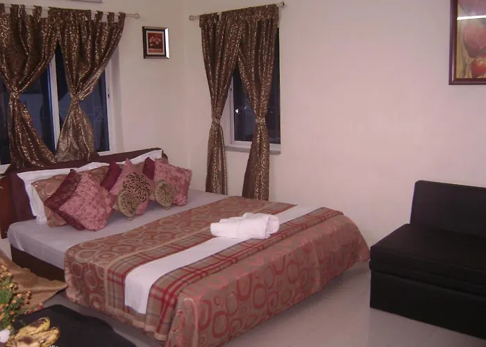Innra Guest House Kolkata