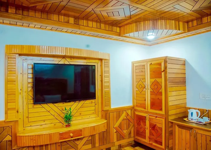 Hotel Rishi Palace Manali 