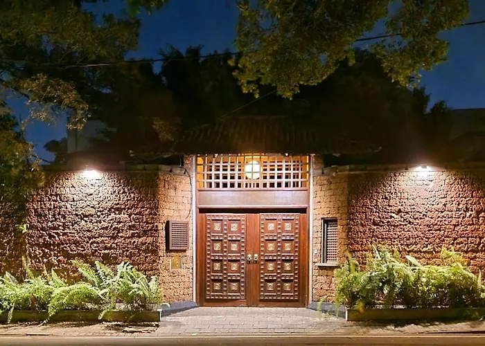 Artisan Villa