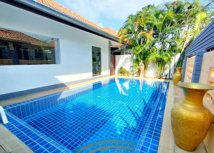 Corner Villa - Pattaya Holiday House Walking Street 4 Bedrooms