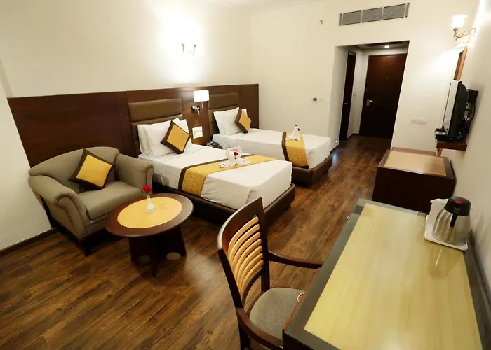 Hotel Meraden Grand