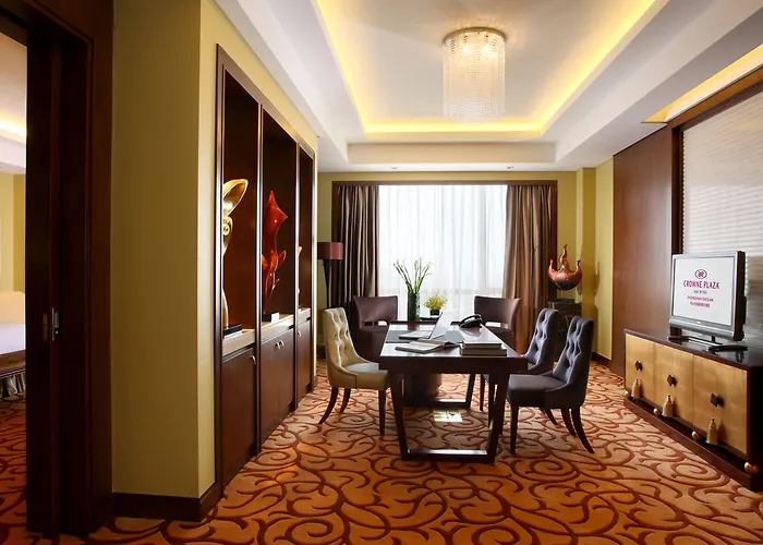 Crowne Plaza Zhongshan Xiaolan, An Ihg Hotel