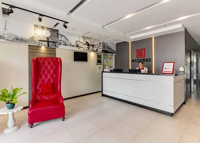Reddoorz Plus @ Jones Avenue Cebu
