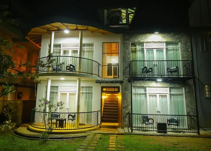 Hotel Ella moon rock