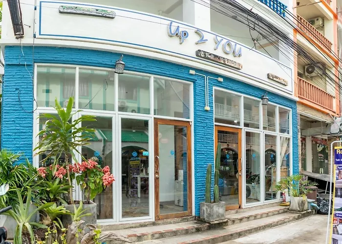 Meow Cat Cafe & Hotel