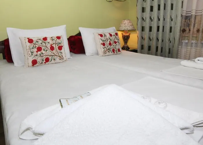 Hotel Al Mansur